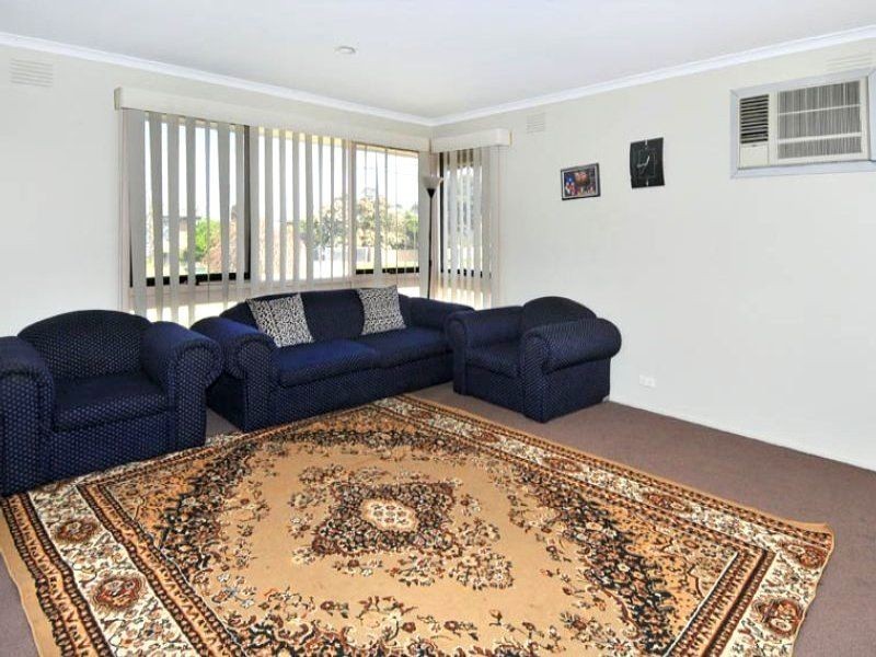 10 Bloomingdale Avenue, Albanvale VIC 3021