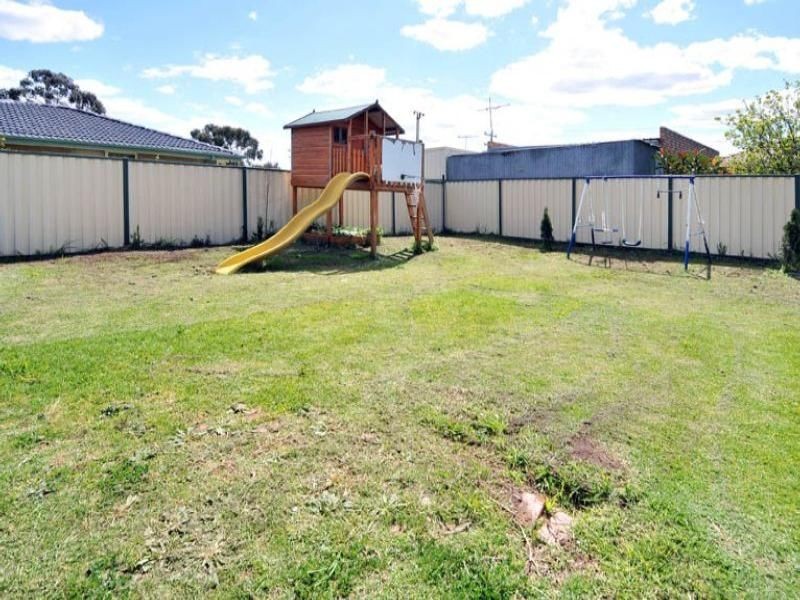 10 Bloomingdale Avenue, Albanvale VIC 3021