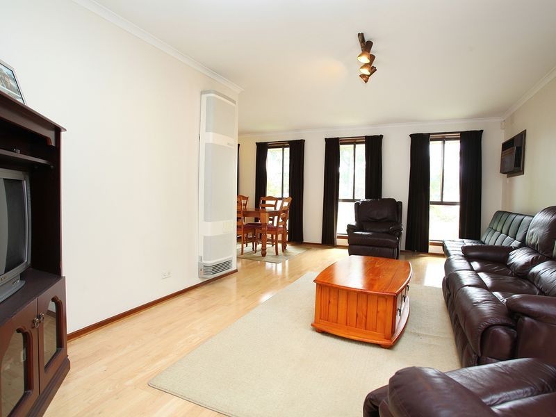 31 Carbine Way, Keilor Downs VIC 3038