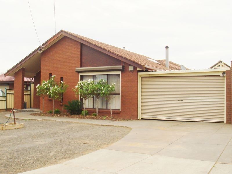 19 Lancelot Court, Kings Park VIC 3021