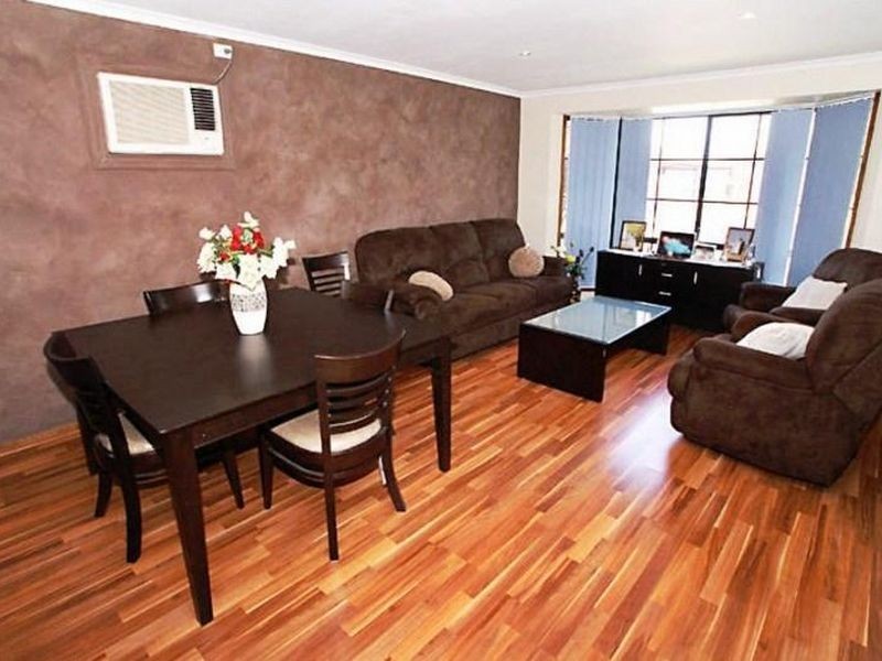 8 Sandstone Court, Delahey VIC 3037