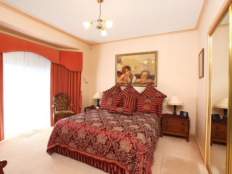 35 Sainsbury Avenue, Hillside VIC 3037