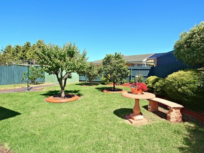 35 Sainsbury Avenue, Hillside VIC 3037