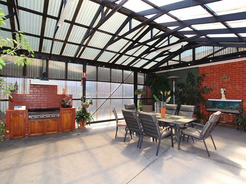 35 Sainsbury Avenue, Hillside VIC 3037