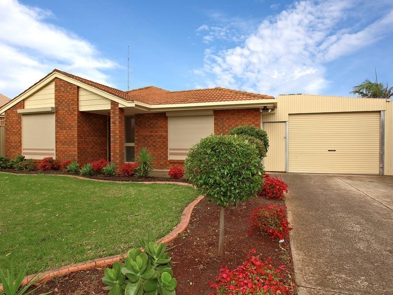 8 Yeats Drive, Delahey VIC 3037