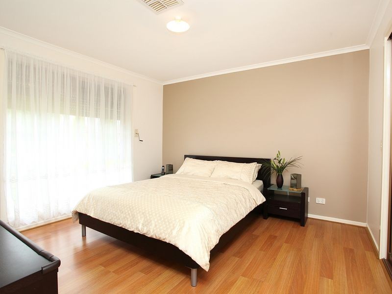 8 Yeats Drive, Delahey VIC 3037