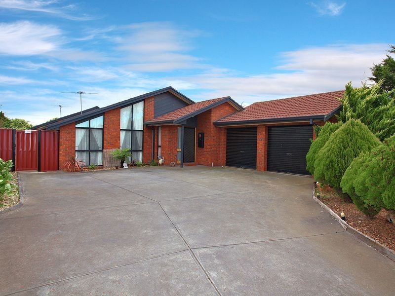 9 Yeats Drive, Delahey VIC 3037