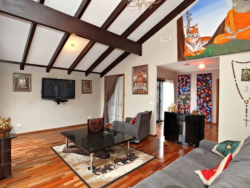 9 Yeats Drive, Delahey VIC 3037