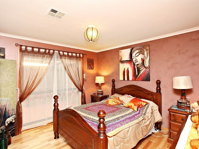 9 Yeats Drive, Delahey VIC 3037