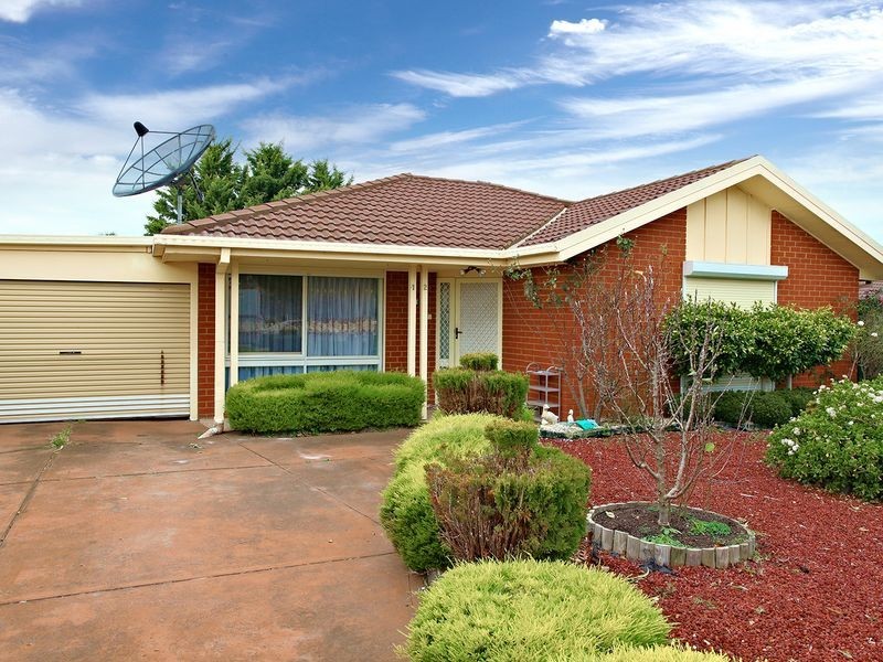 12 Bluestone Walk, Delahey VIC 3037