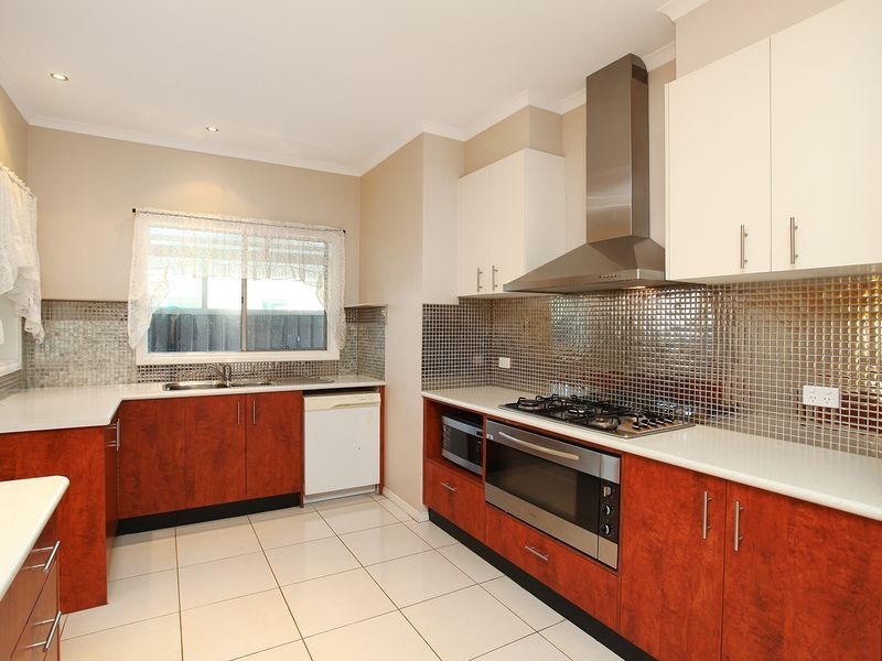 7 Hughes Place, Burnside Heights VIC 3023