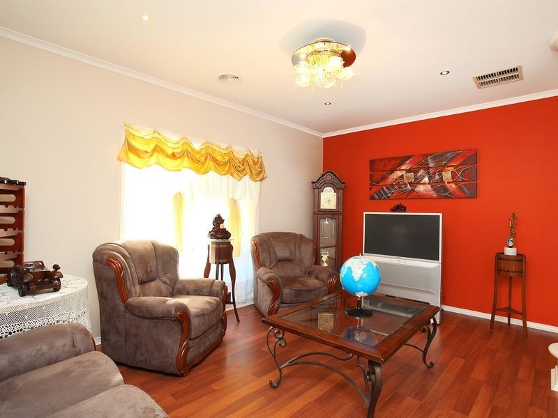 7 Hughes Place, Burnside Heights VIC 3023