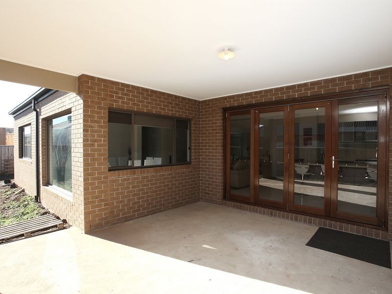 166 Tenterfield Drive, Burnside Heights VIC 3023