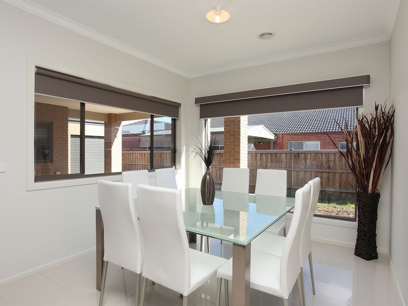 166 Tenterfield Drive, Burnside Heights VIC 3023