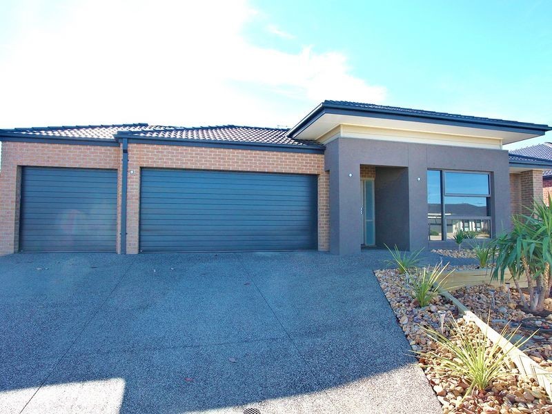 166 Tenterfield Drive, Burnside Heights VIC 3023