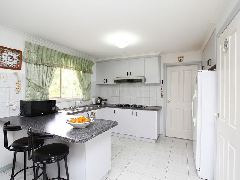 5 Aitken Drive, Delahey VIC 3037