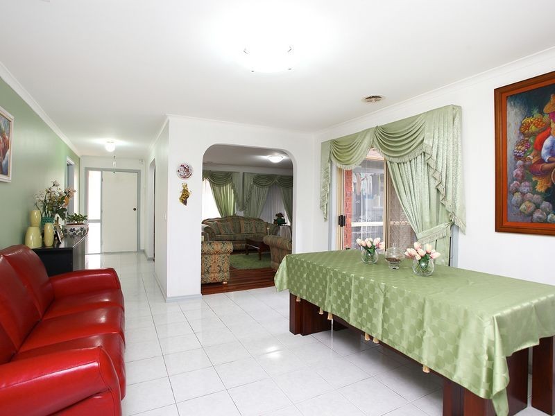 5 Aitken Drive, Delahey VIC 3037