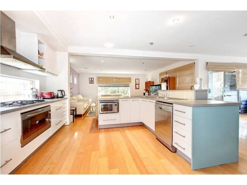 2 Braywood Terrace, Deer Park VIC 3023