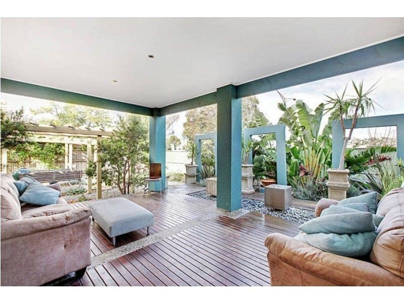 2 Braywood Terrace, Deer Park VIC 3023