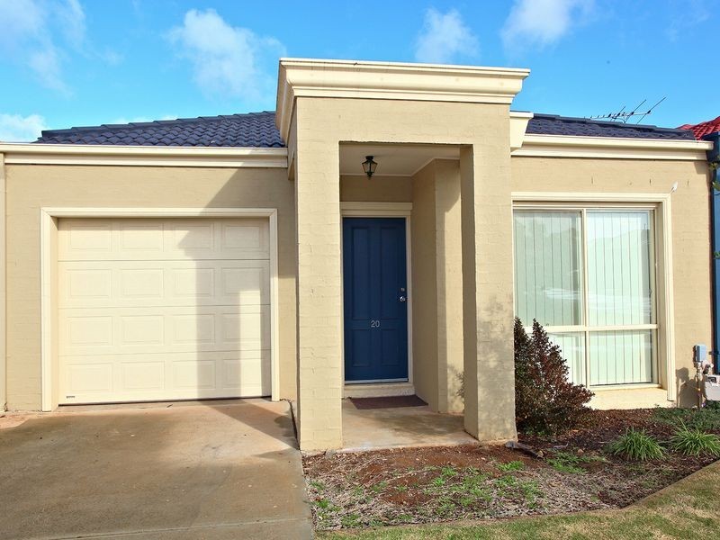 20/17 Crestmont Drive, Melton South VIC 3338