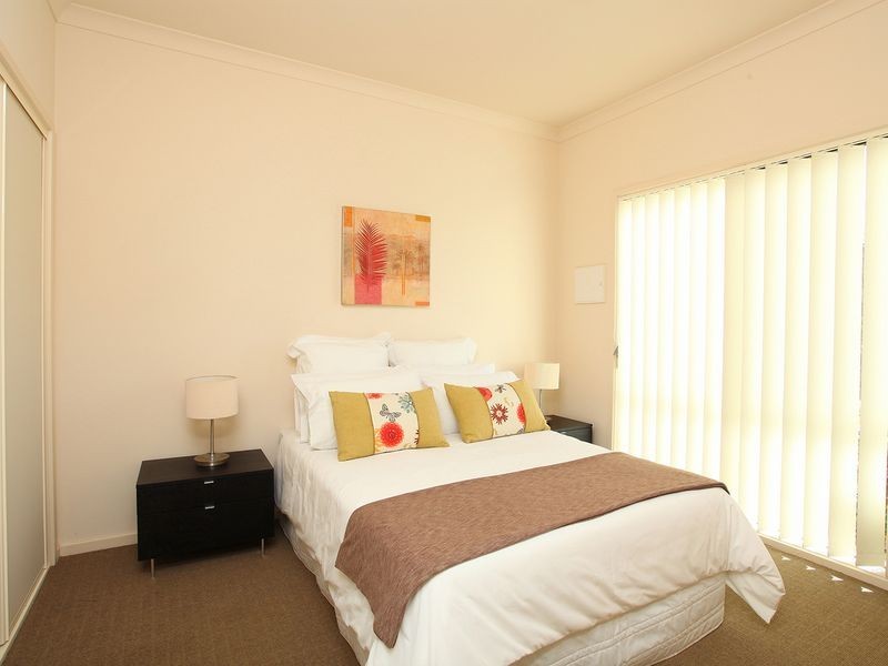 20/17 Crestmont Drive, Melton South VIC 3338