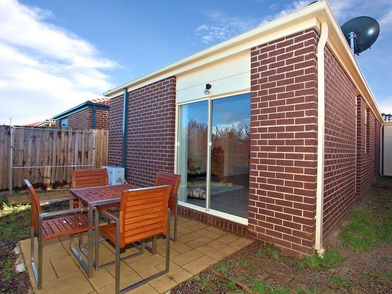 20/17 Crestmont Drive, Melton South VIC 3338