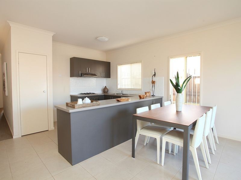 20/17 Crestmont Drive, Melton South VIC 3338