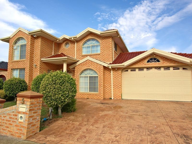 9 Loddon Drive, Taylors Hill VIC 3037