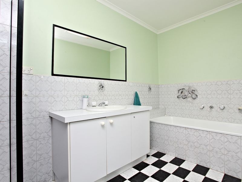 5 Basalt Court, Delahey VIC 3037