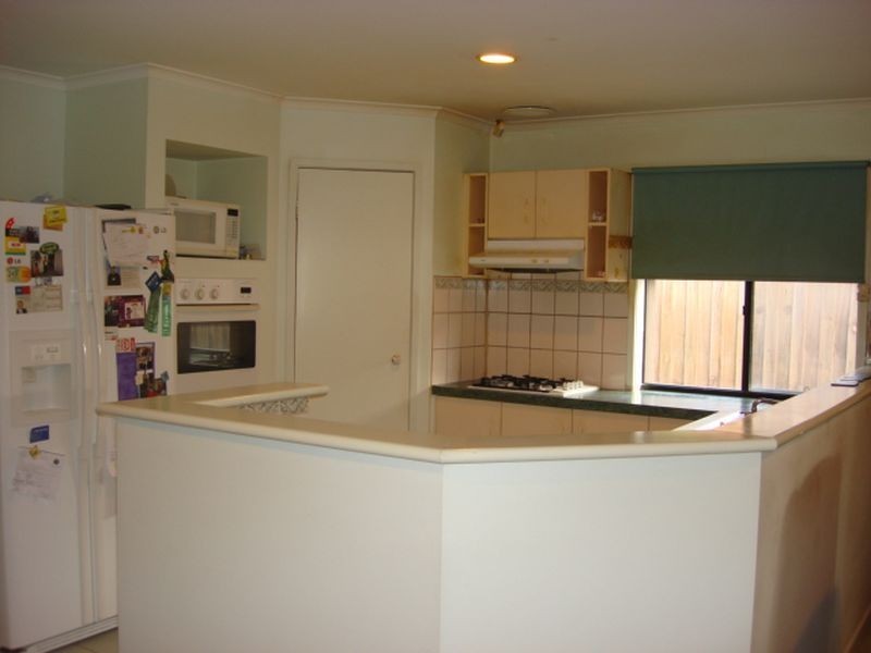 10 Alexander Close, Delahey VIC 3037