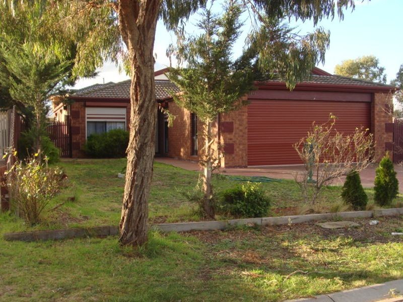 10 Alexander Close, Delahey VIC 3037