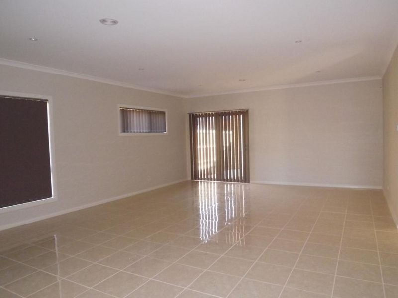 14 Triandra Drive, Brookfield VIC 3338