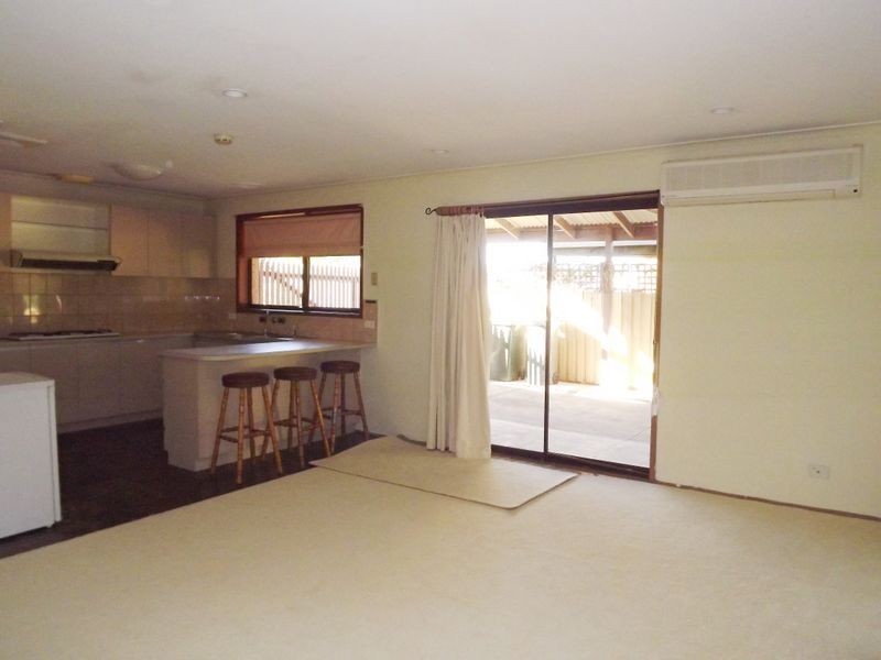 8 Kingfisher Court, Kings Park VIC 3021