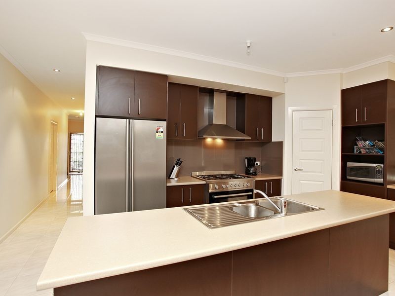 6 Anura Street, St Albans VIC 3021