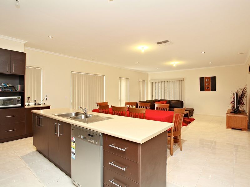 6 Anura Street, St Albans VIC 3021