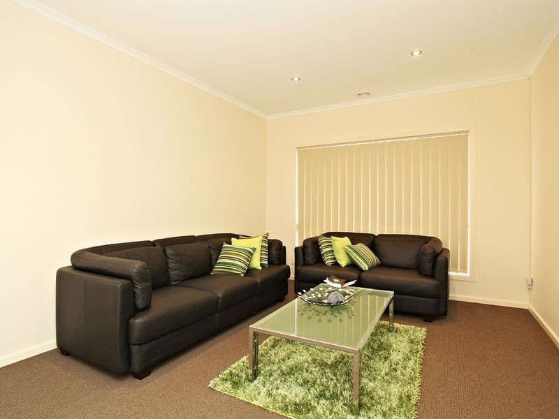 6 Anura Street, St Albans VIC 3021