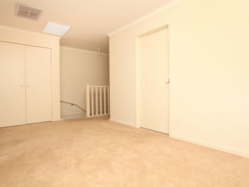 1 Kim Lane, Melton West VIC 3337