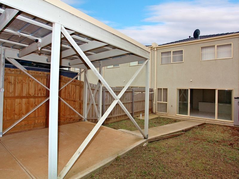 1 Kim Lane, Melton West VIC 3337