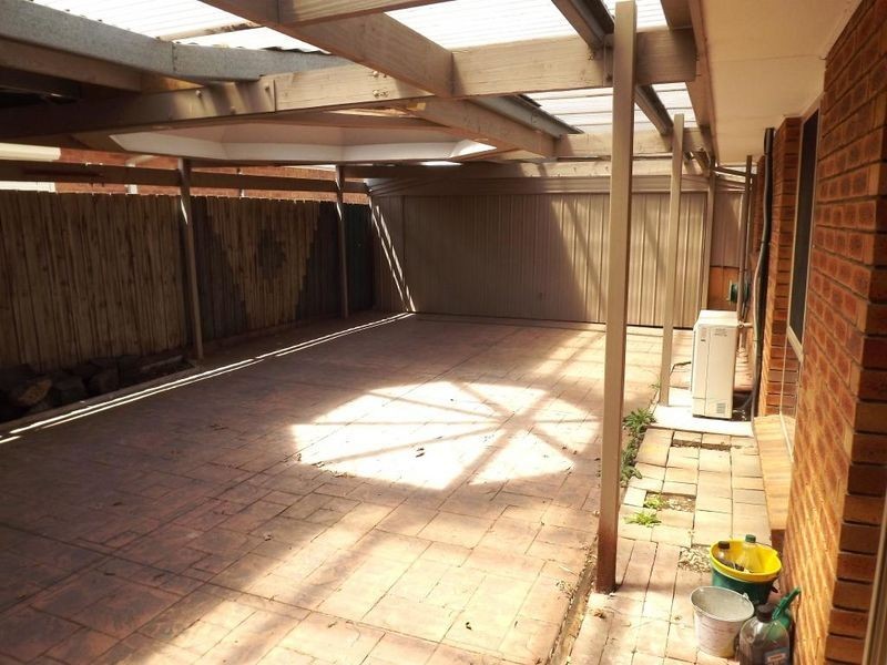 18 Kalyna Court, Delahey VIC 3037