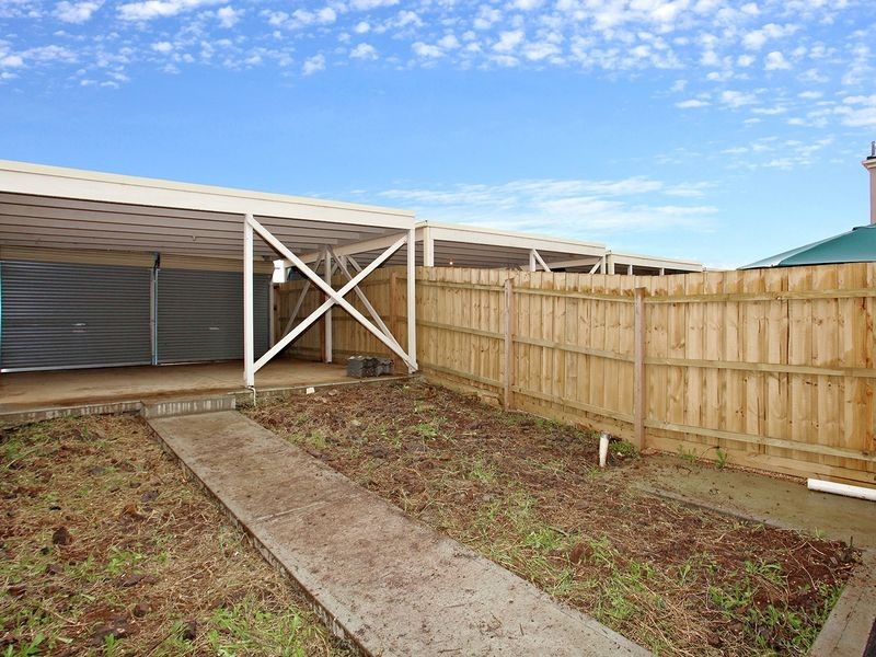 7 Kim Lane, Melton West VIC 3337