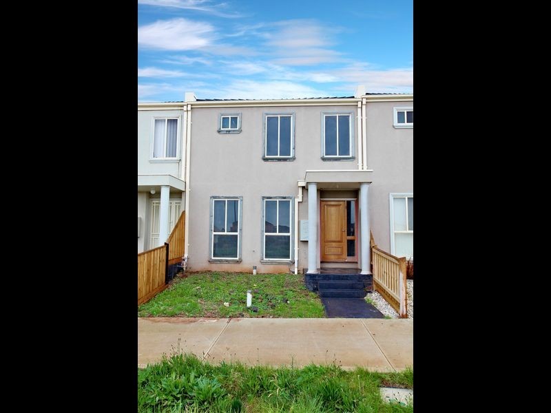 7 Kim Lane, Melton West VIC 3337