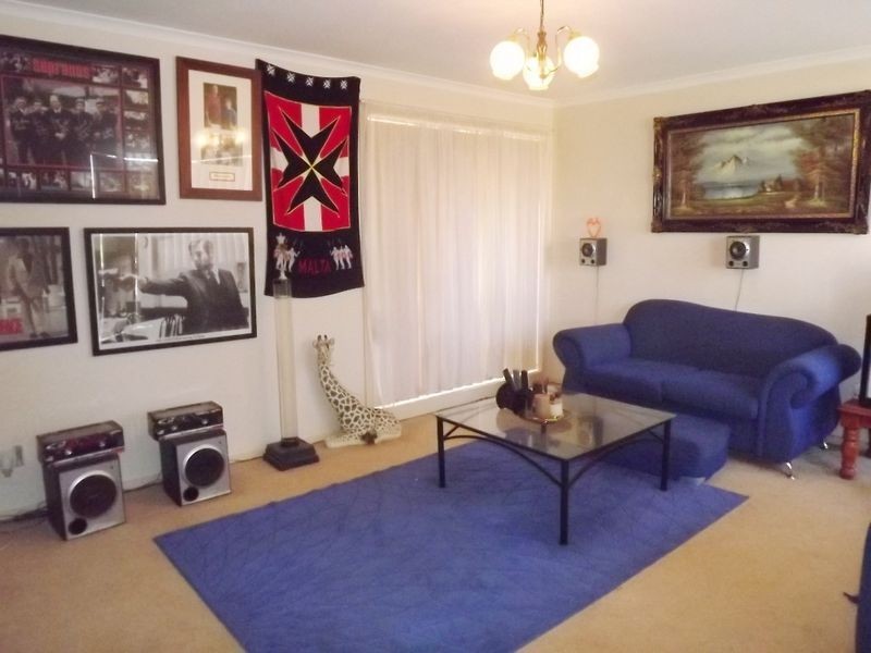 8 Ingoldsby Court, Delahey VIC 3037