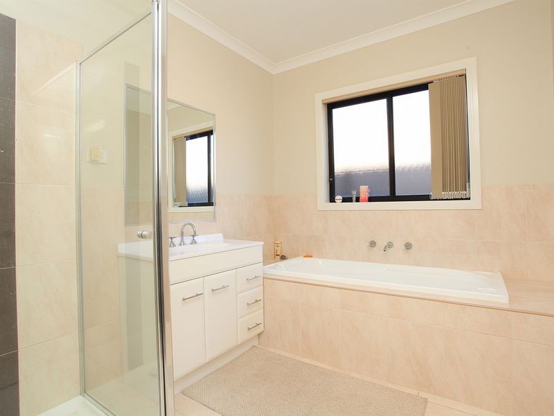 31 Connor Drive, Burnside Heights VIC 3023