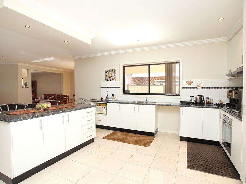 31 Connor Drive, Burnside Heights VIC 3023