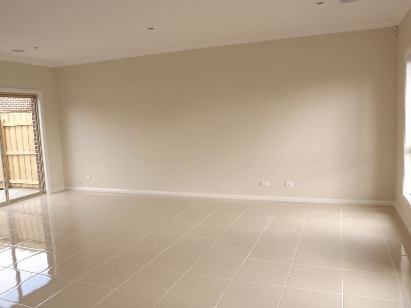 1/367 Taylors Road, Kings Park VIC 3021