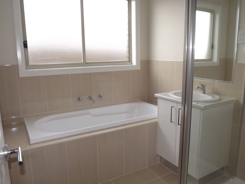 1/367 Taylors Road, Kings Park VIC 3021