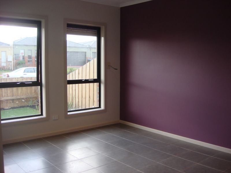 2/11 McDougall Place, Truganina VIC 3029