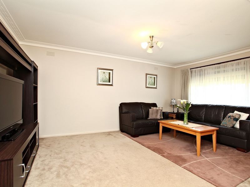 30 Kings Road, St Albans VIC 3021