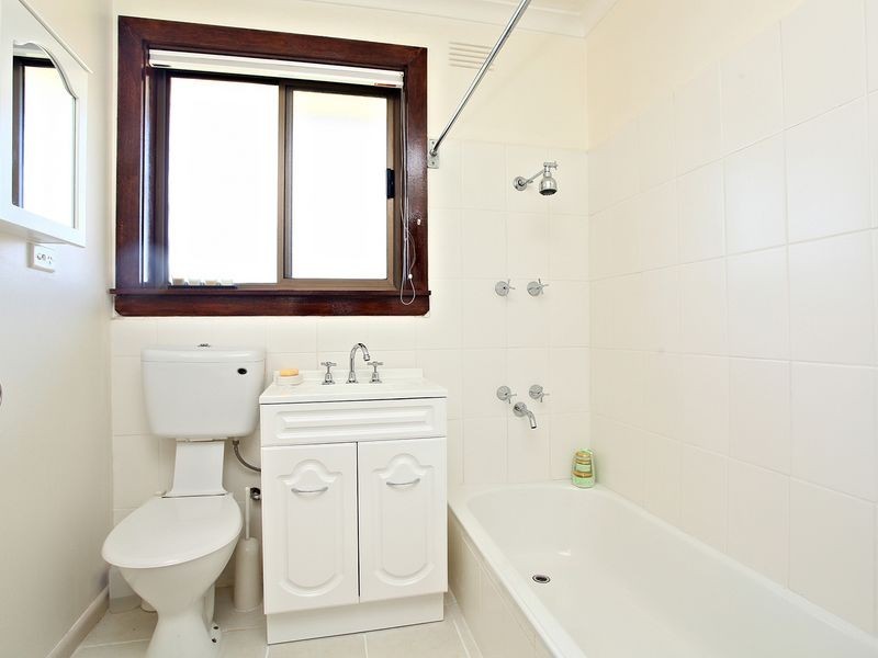 30 Kings Road, St Albans VIC 3021