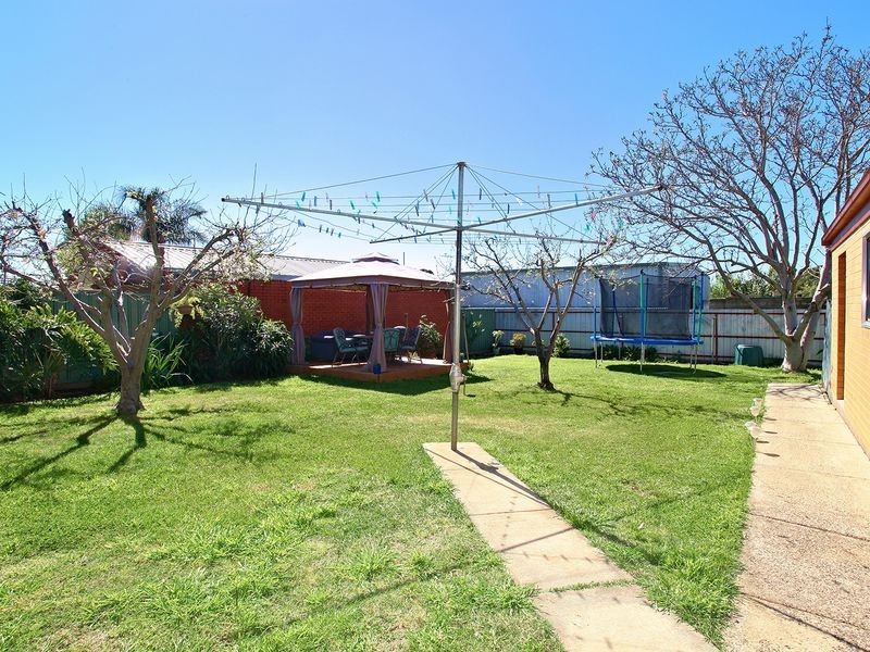 30 Kings Road, St Albans VIC 3021